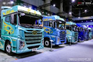 春节“快递天团”怎少得了解放鹰航？