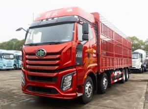 J6V 8×4载货车：一场围绕“效率”的技术回应