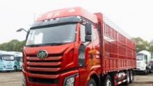 J6V 8×4载货车：一场围绕“效率”的技术回应